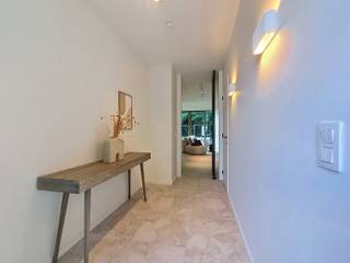 <p><strong><br />DEZE PRACHTIGE NIEUWBOUWWONING MET 4 SLAAPKAMERS EN EEN ROYALE TUIN VAN 158M² IS GELEGEN MIDDEN IN HET CENTRUM VAN HOOGSTRATEN<br /><br /></strong><strong>INDELING</strong><br /><span>De woning betreedt u via een ruime inkomhal met vestiaire, technische berging en gastentoilet. De inkomhal leidt naar de lichtrijke leefruimte met open keuken. Vanuit de leefruimte heeft u via een groot schuifraam toegang tot het terras (23 m²) en de royale tuin (158 m²).</span><br /><span><br />Op de eerste verdieping bevindt zich een ruime nachthal waar voldoende plaats is voorzien voor het plaatsen van enkele kasten of dergelijke. Deze nachthal biedt toegang tot twee slaapkamers, een berging en een grote badkamer met toilet, bad en dubbele wastafel. </span><br /><span><br />De tweede verdieping is bereikbaar via een vaste trap en omvat twee extra slaapkamers, technische berging en een badkamer met inloopdouche en wastafel. </span><strong></strong></p>
<p><strong>ALGEMEEN</strong><br />De woning wordt volledig afgewerkt, waarbij je als koper naar eigen smaak de inrichting kan kiezen, volgens de afwerkingsbudgetten voorzien in het lastenboek. Het project is onderkelderd en voorzien van autostaanplaatsen, private bergingen en een gemeenschappelijke fietsenberging. De verkoop gebeurt onder 'Wet Breyne'.<br /><br />De woning wordt uitgerust met zes zonnepanelen. Hierdoor valt de woning onder de E20, waardoor u als koper kan genieten van een <strong>vrijstelling van 5 jaar van de onroerende voorheffing!</strong><br /><br /><em><u>Project en uitvoering: DEGO te Hoogstraten.</u></em><br /><br />Tijdens de volledige realisatie van het project kan u rekenen op een persoonlijke begeleiding door de ontwikkelaar en een transparante en open communicatie.<br /><br />Plannen en lastenboek zijn te bekomen op kantoor.<br />Contacteer ons voor meer informatie!</p>