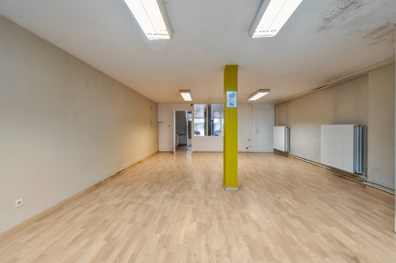 Opbrengsteigendom: veelzijdig handelspand, biljart en appartementen in het centrum van Roeselare - foto 5