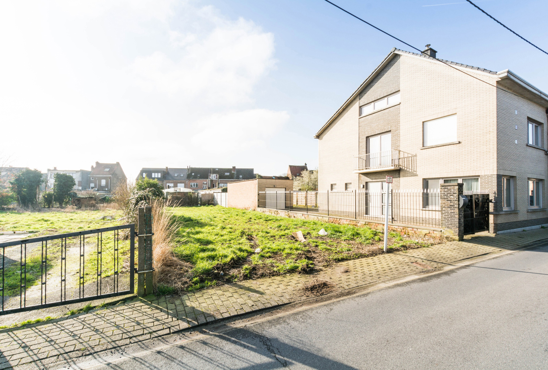 Welgelegen perceel grond in woonzone - foto 3