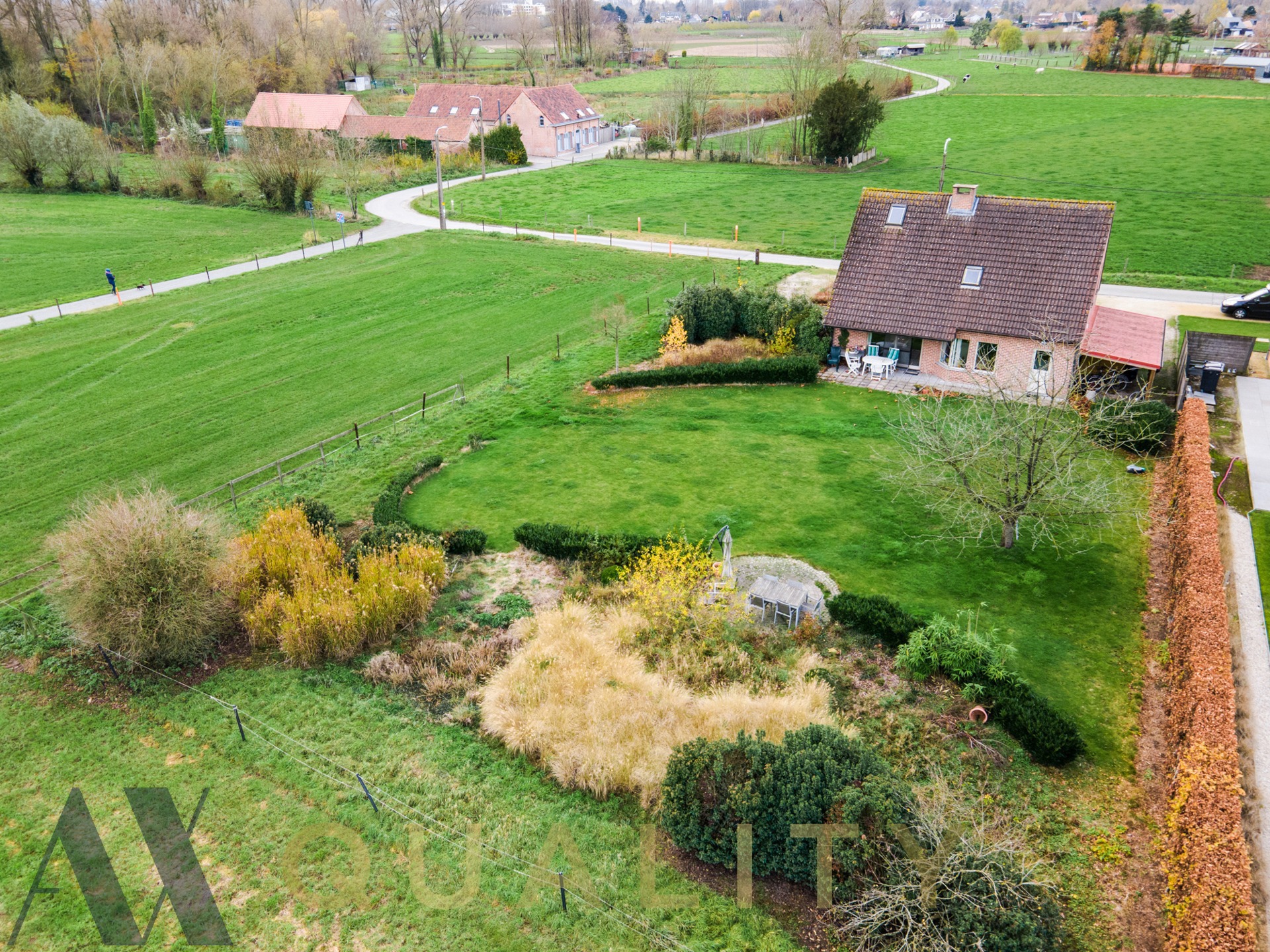 Rustig en landelijk gelegen villa met weiland op 30 are 94 ca - foto 5