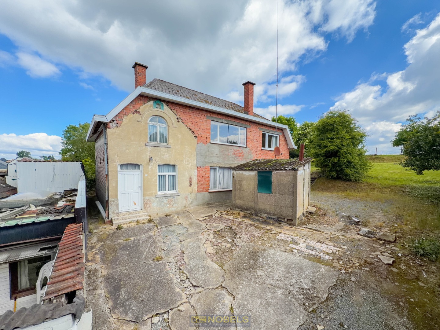Te koop, Ruime te renoveren gezinswoning met 5 slaapkamers te Ninove! - photo 2