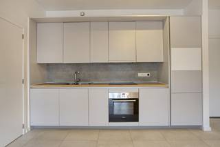 Appartement met 3 slaapkamers te koop gelegen op de eerste verdieping van een recent gebouw (2018) op de Ninoofsesteenweg. Dit appartement...