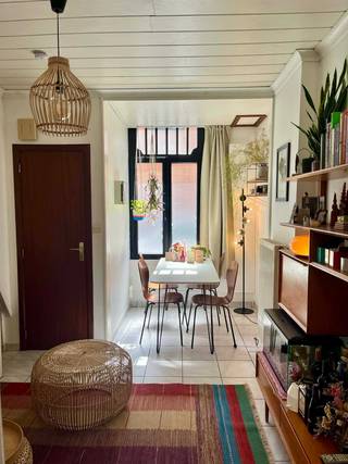 Kleine, gezellige instapklare woning met een leuke zit- en eethoek, een volledig uitgeruste keuken, 2 slaapkamers en 2 badkamers.Het huis bevindt...