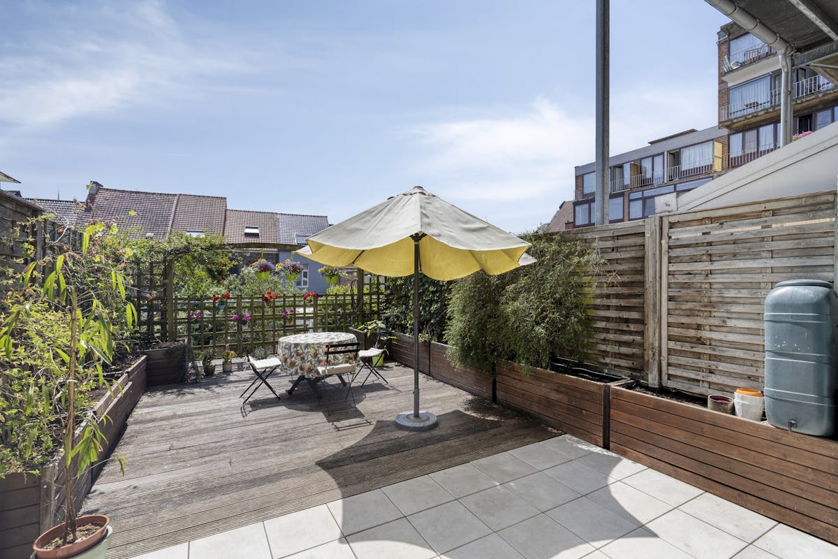 Duplex appartement met 3 slaapkamers, groot terras en garage - foto 2