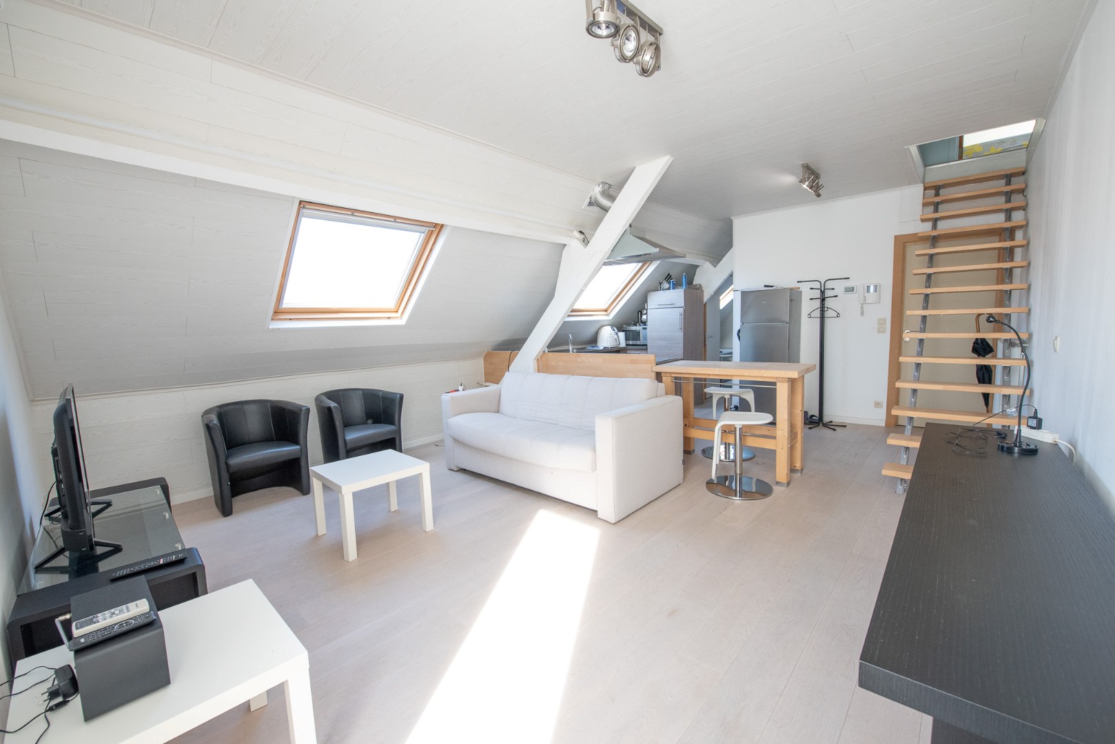 Te koop: gezellig dakappartement met ruim zonneterras in het hart van Waregem! - foto 4
