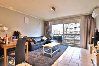 Gezellig appartement in hartje Kortrijk, ideaal voor starters of als investering! Gelegen aan de Veemarkt, in de afgesloten binnentuin van Residentie...