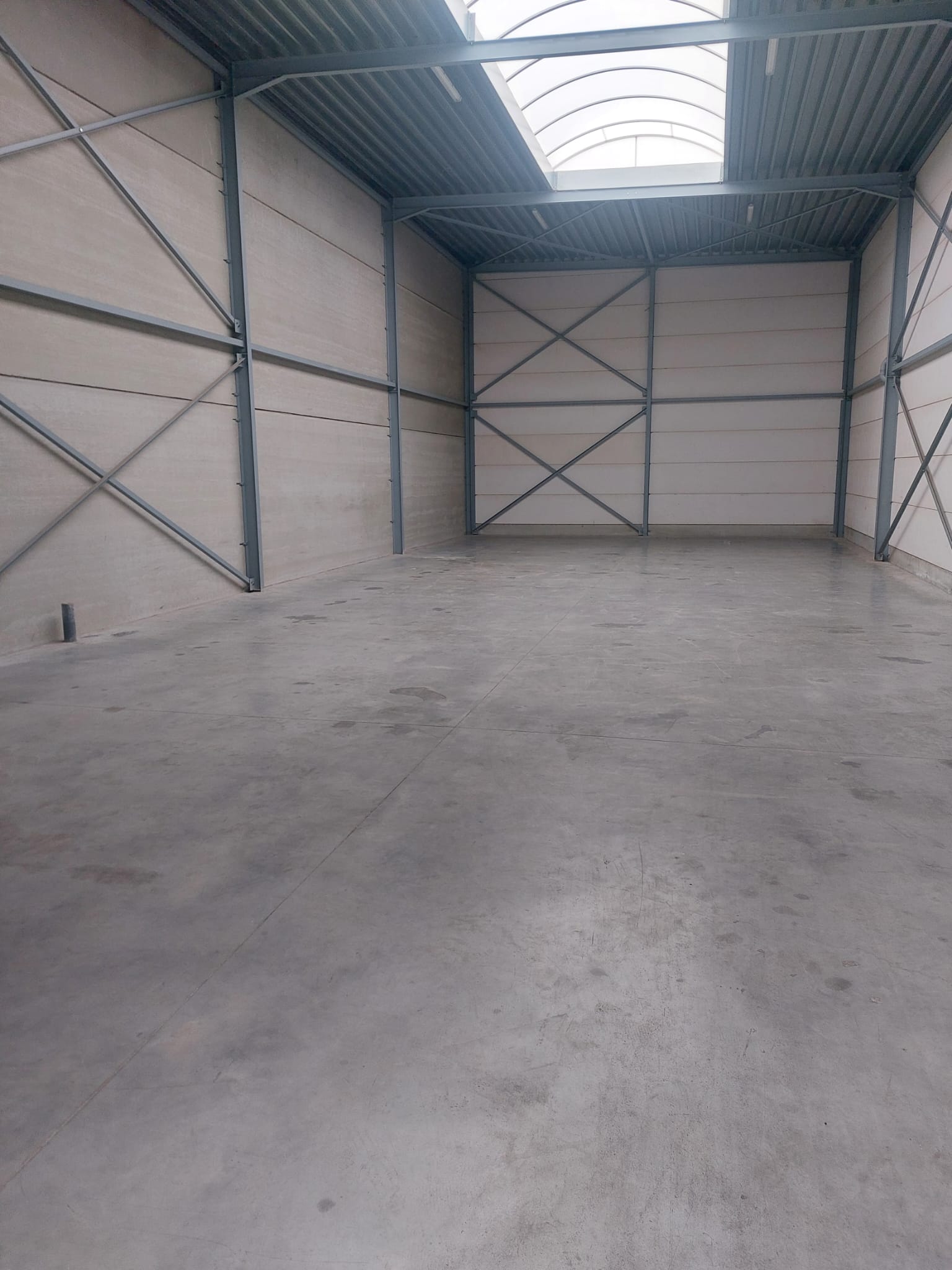 Loods /KMO-unit 215 m² met privé buitenruimte in Willebroek - foto 3