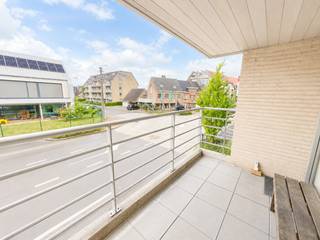 Instapklaar en ruim appartement, gunstig gelegen in de stijlvolle Residentie Olympus.Het appartement heeft volgende indeling: inkomhal met...