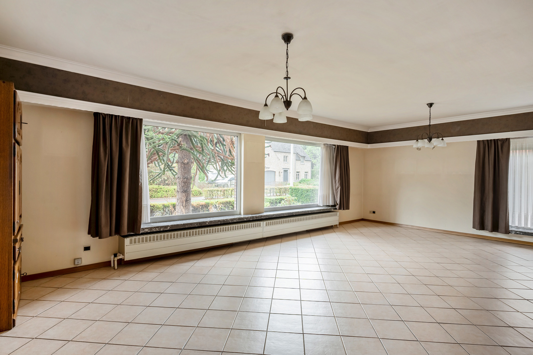 Vrijstaande renovatiewoning met 3 slaapkamers, garage en diepe tuin - foto 4