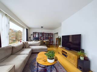 TombergSitué dans le quartier prisé de Tomberg et dans un petit immeuble ayant bénéficié de rénovations récentesMagnifique appartement cosy +/- 70...