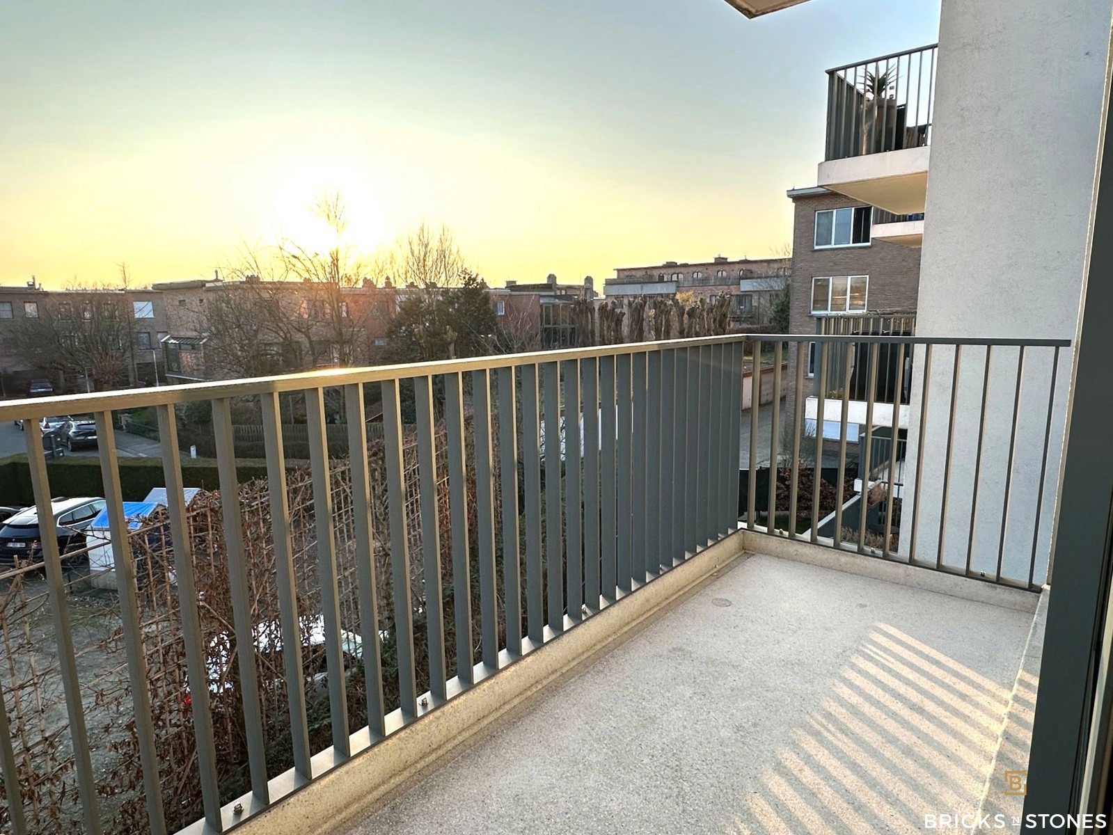 Knap instapklaar 2 slaapkamer appartement met terras en P - foto 3