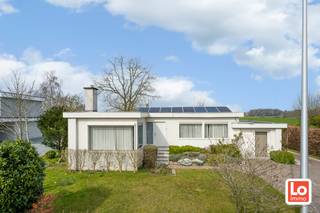 Deze rustig en landelijk gelegen open woning is volledig te renoveren en valt ook onder de mogelijkheden afbraak/heropbouw aan 6% BTW. De...