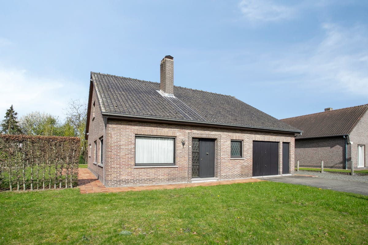 House to renovate for sale in Lotenhulle (Rozenlaan) - photo 2