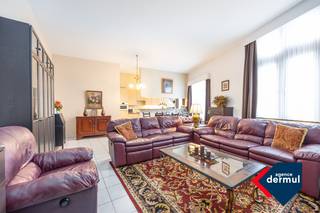 Découvrez ce spacieux appartement au premier étage de la prestigieuse Résidence Marina Mercator, idéalement situé au cœur animé d’Ostende. Vous...