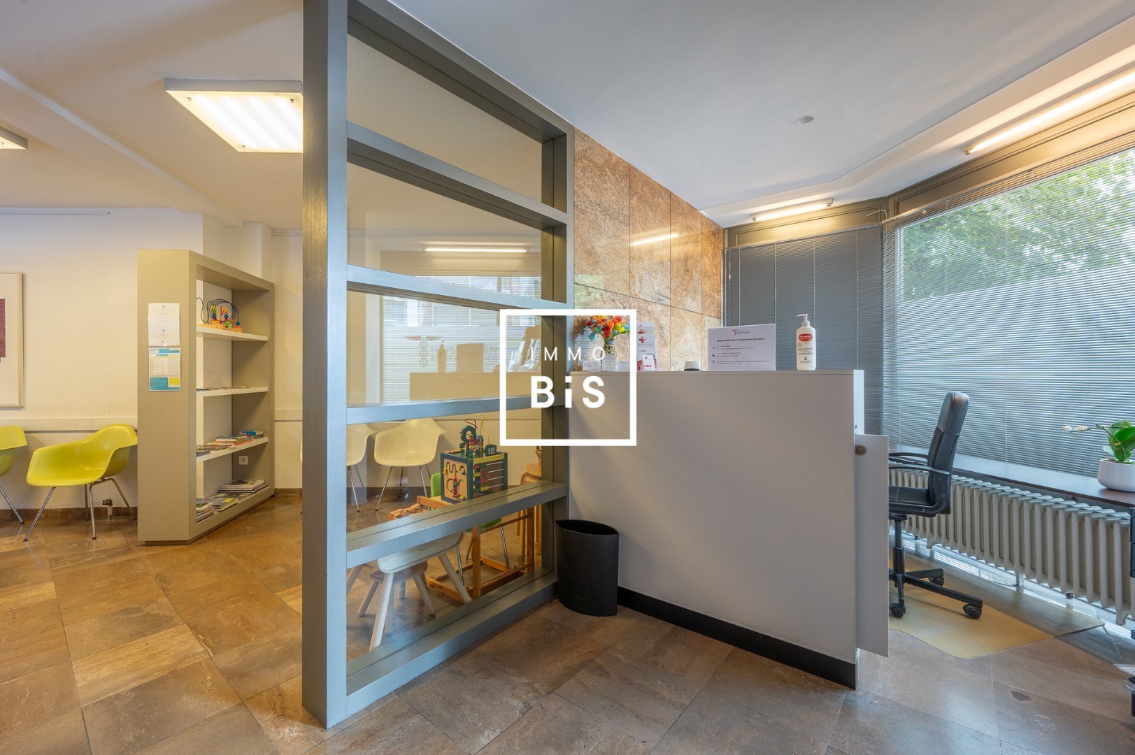 Centraal gelegen instapklaar handelspand op topligging in de Dumortierlaan - foto 2