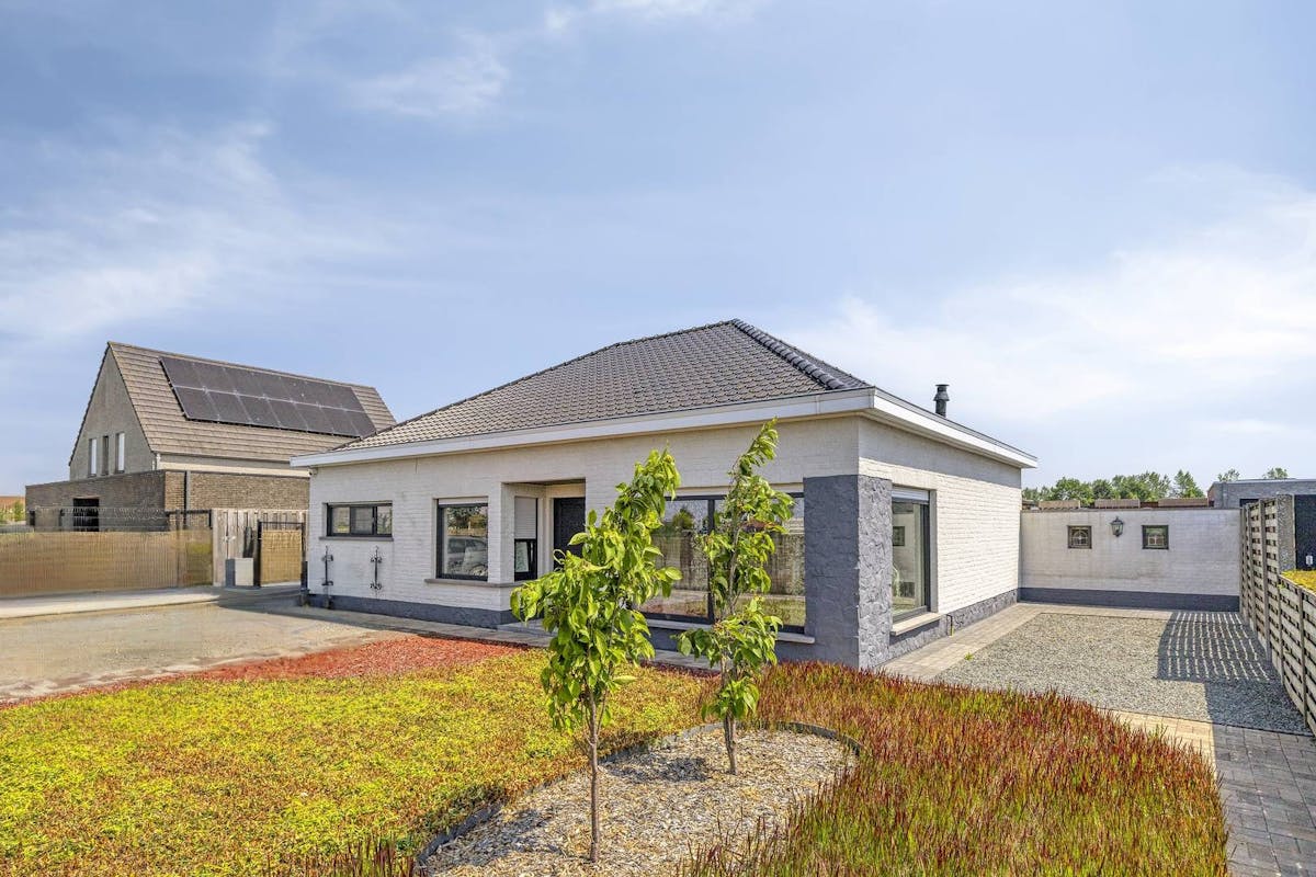 Gerenoveerde bungalow met zonnige tuin nabij Aalter - foto 2