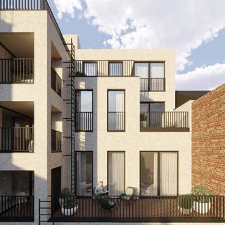 <p><b><span>Wonen op het levendige Zuid: hier is altijd iets te beleven!</span></b><span> </span></p>
<p><span>Ongetwijfeld de meest hippe buurt van vandaag in Antwerpen, ’t Zuid.</span><span> </span></p>
<p><span>De Gedempte Zuiderdokken zijn omgetoverd tot het mooiste park van Antwerpen met twee ondergrondse parkings. Wanneer het Zuid nog zo veel meer te bieden heeft; van het fotomuseum tot het Zuiderpershuis maar ook vele leuke restaurants, cafés en andere interessante bezienswaardigheden.</span><span> </span></p>
<p><span>Project BURBURE telt 7 “State of the Art” appartementen waar men nog keuzevrijheid heeft naar afwerking van keuken, badkamer en vloerafwerking. </span><span> </span></p>
<p><span>Uw droom wordt vandaag werkelijkheid!</span><span> </span></p>
<p><span>Elk appartement beschikt over een zuidgericht terras, waarvan de gelijkvloerse verdieping een zuidgerichte tuin heeft van maar liefst ca. 136m</span><span>2</span><span>. Appartementen die variëren van ca. 87m</span><span>2 </span><span>tot wel zelfs ca. 162m</span><span>2</span><span> bew. opp. voor de penthouse. </span><span> <br /></span><span>Een uniek stuk vastgoed in Antwerpen.</span><span> </span></p>
<p><span>Architect Mortelmans en Van Tricht heeft een mooi harmonieus geheel gemaakt, met behoud van de authentieke gevel.</span><span> </span></p>
<p><span>Mogelijkheid tot aankoop van een ondergrondse autostaanplaats aan 50.000 euro en een berging aan 10.000 euro excl. aankoopkosten.</span><span> </span></p>
<p><span>Voor uw comfort en uw portefeuille is er gekozen om te werken met een warmtepompsysteem, alsook zijn voor alle appartementen zonnepanelen voorzien. </span><span> <br /></span><span>Zo zijn alle appartementen in project BURBURE future proof.</span><span> </span></p>
<p><span>Aankoop onder gemengd stelsel - BTW en registratierechten - .</span><span> <br /></span><span>Mogelijk voldoet u aan de voorwaarden om aan te kopen onder 6% BTW, vraag naar meer informatie hieromtrent.</span><span> </span></p>
<p><span>Alle 3D-beelden, meubilair, keuken en (sanitaire) toestellen zijn ter illustratie en niet bindend.</span><span> </span><span> <br /></span><span>Bent u benieuwd naar dit project, naar uw volgende thuis?</span><span> </span></p>
<p><span>Contacteer LISTED vandaag: +32 3 283 51 51.</span><span> </span></p>