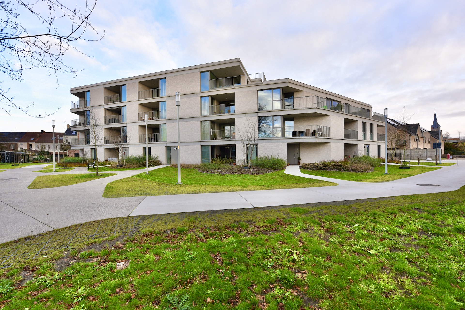 Penthouse met 3 slpk, 2 badk, groot terras, gar*, stpl* en kelder* voor 395.000 EUR excl. BTW - foto 1