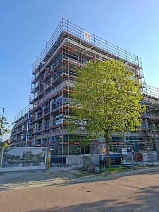App. 71/101 is een 2 kamer appartement met living met open keuken, toilet, berging, badkamer en ruim terras. De indeling is...