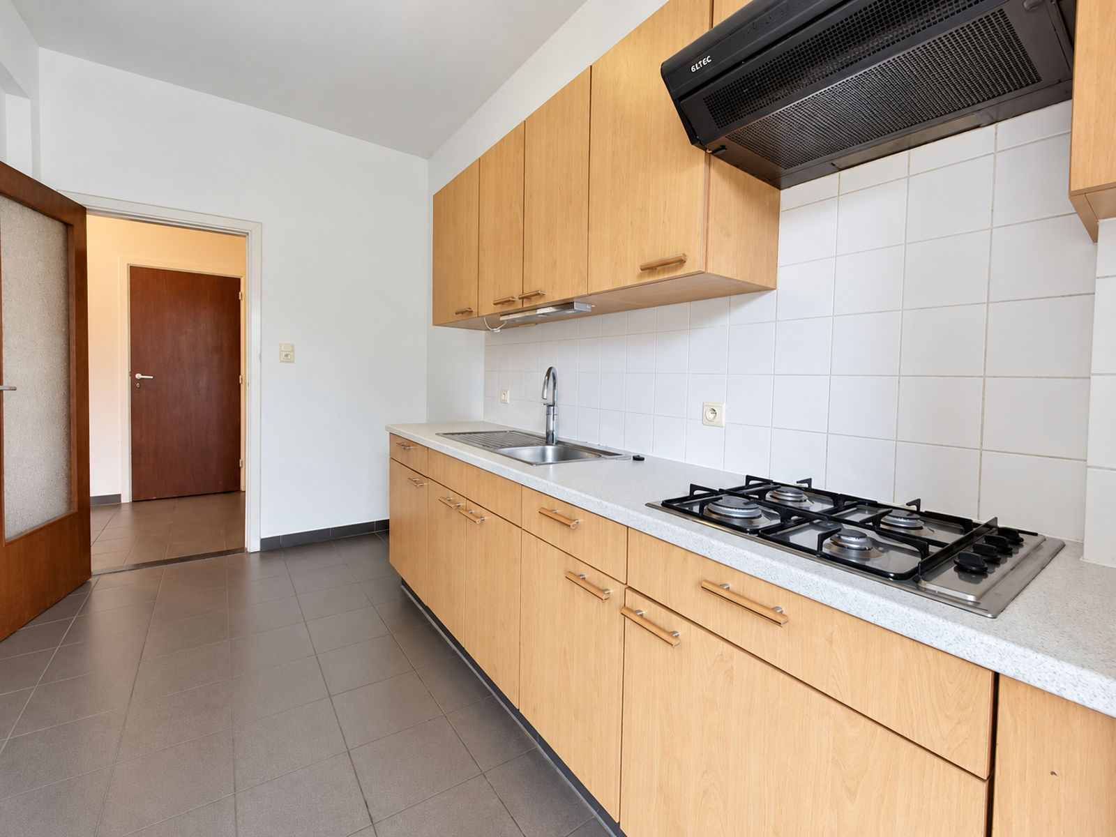 Licht 2 slaapkamer appartement met terras tegenover park! - foto 5
