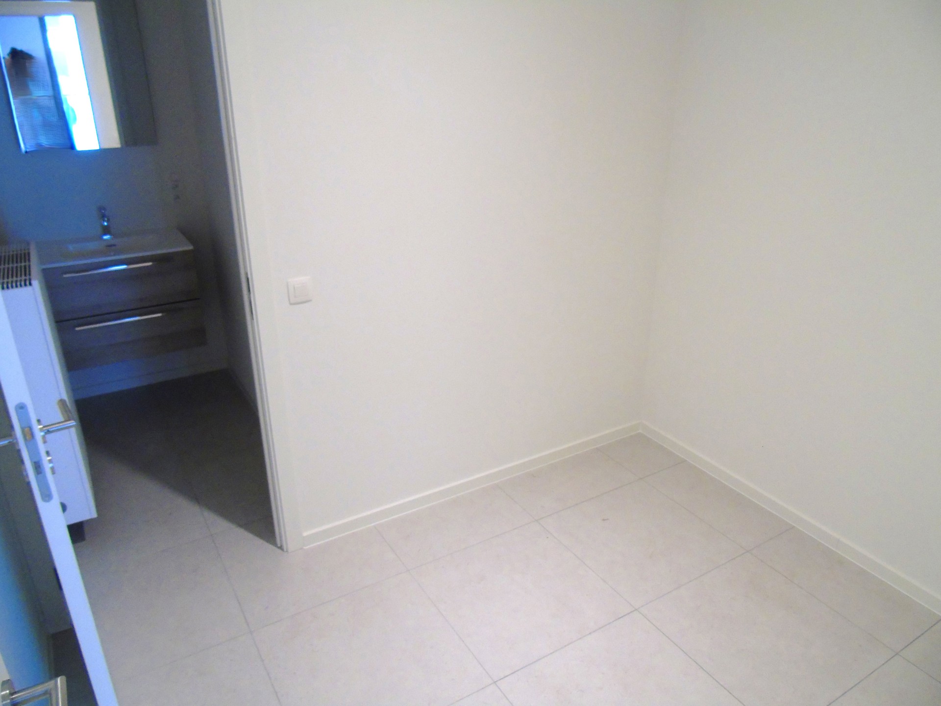 Goed gelegen ruime studio met berging - foto 4