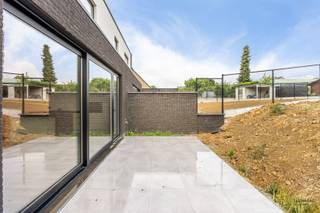RUIME NIEUWBOUWWONING MET 3 SLAAPKAMERS.Ben je op zoek naar een instapklare woonst op een heerlijk rustige locatie? Kijk dan zeker eens naar deze...