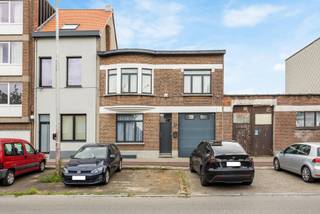 Aan de Steynstraat 210 in Hoboken vind je deze eengezinswoning met 252 m² bewoonbare oppervlakte en een zuidwest georiënteerde buitenruimte van 26...