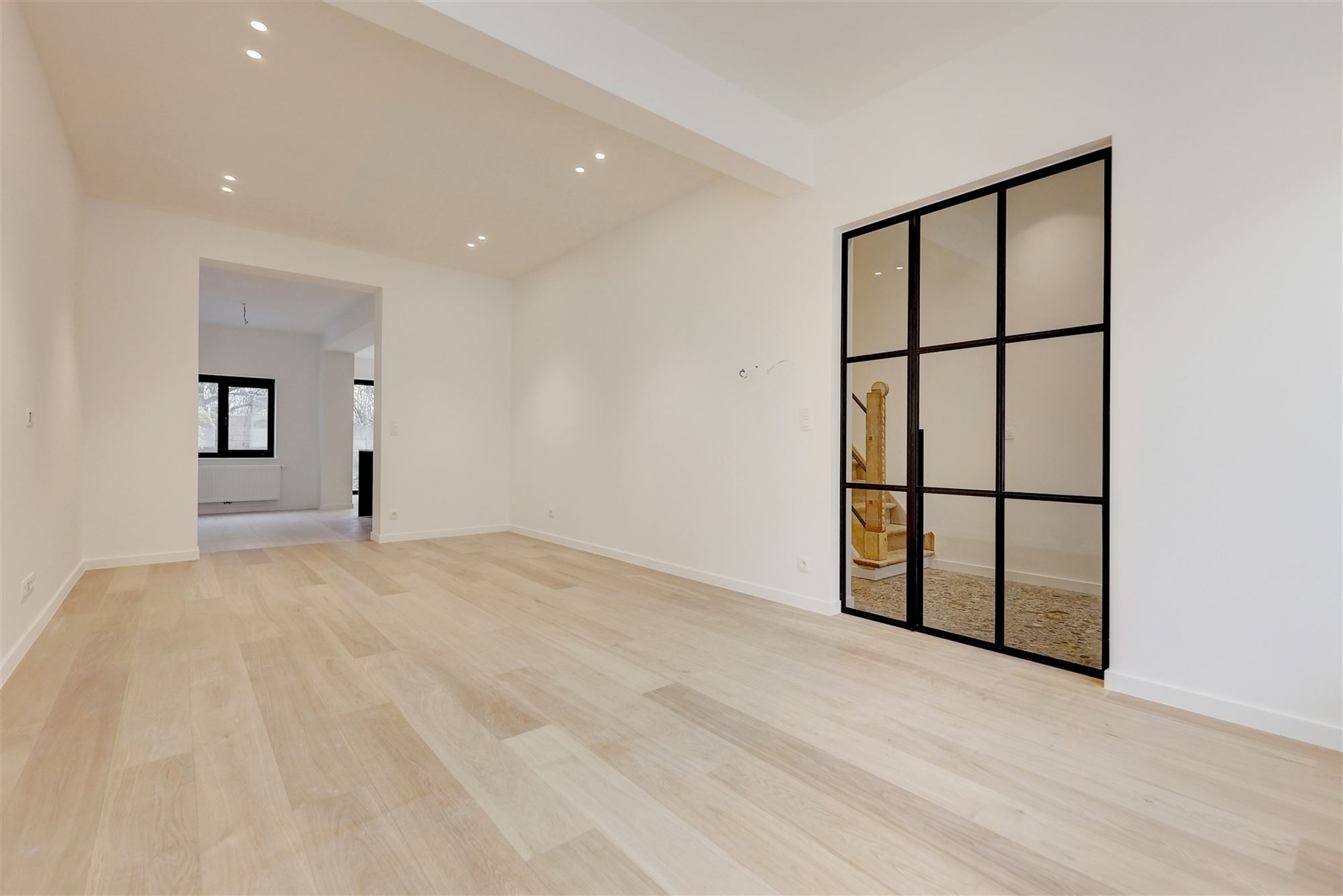 Prachtig gerenoveerd huis met tuin en 4 slaapkamers centrum Mortsel - foto 1