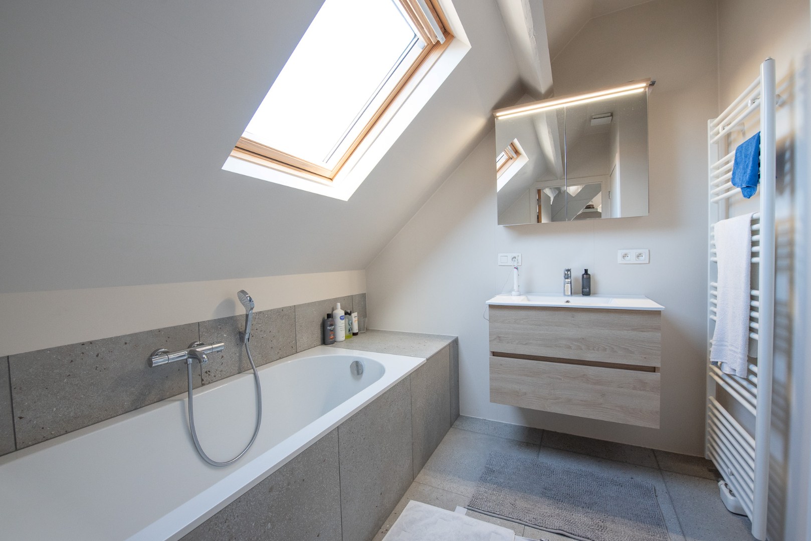 Te koop: gezellig dakappartement met ruim zonneterras in het hart van Waregem! - foto 5