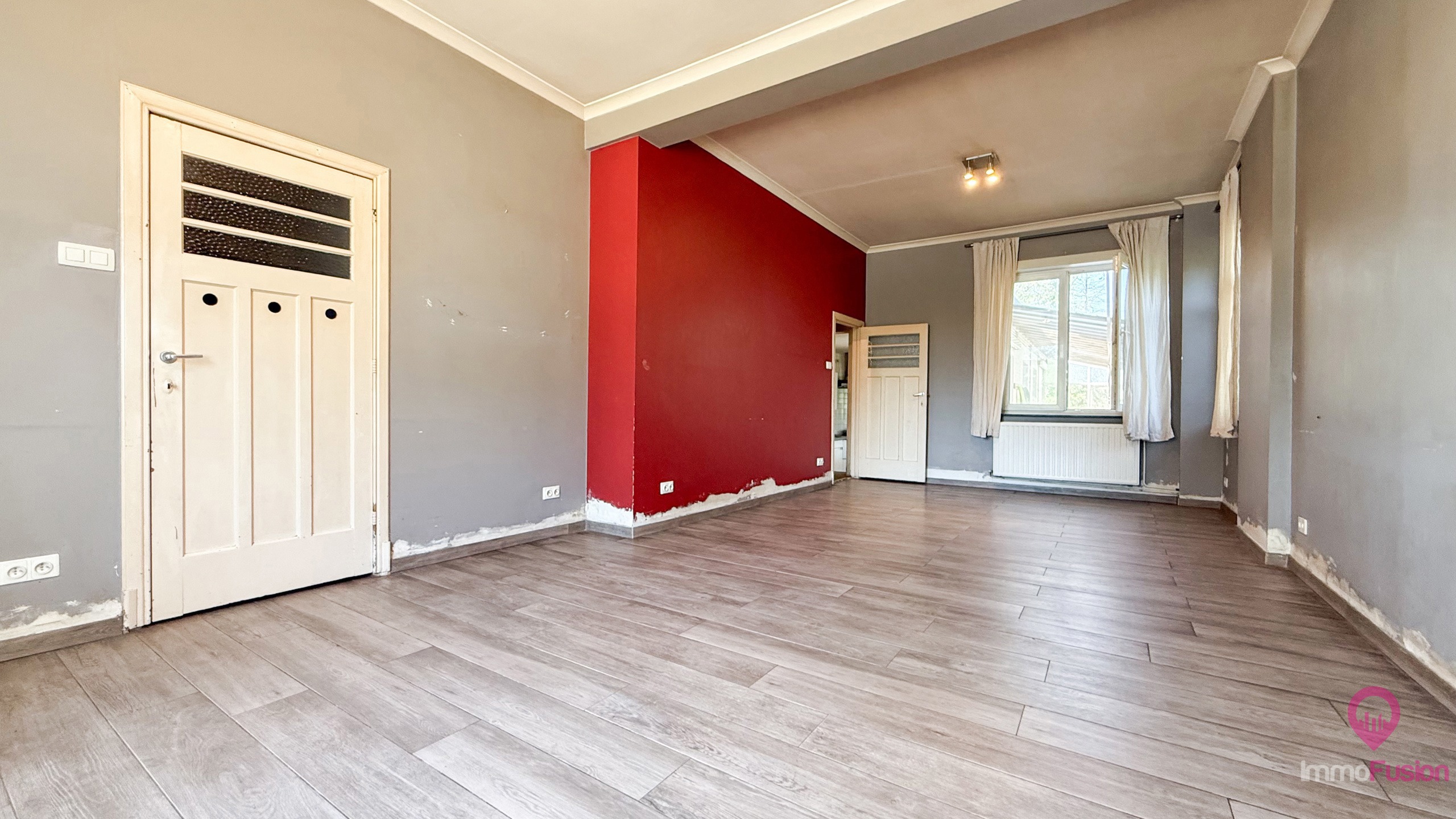 Te renoveren woning met 3 slpkms op ruim perceel van 8a58ca! - foto 4