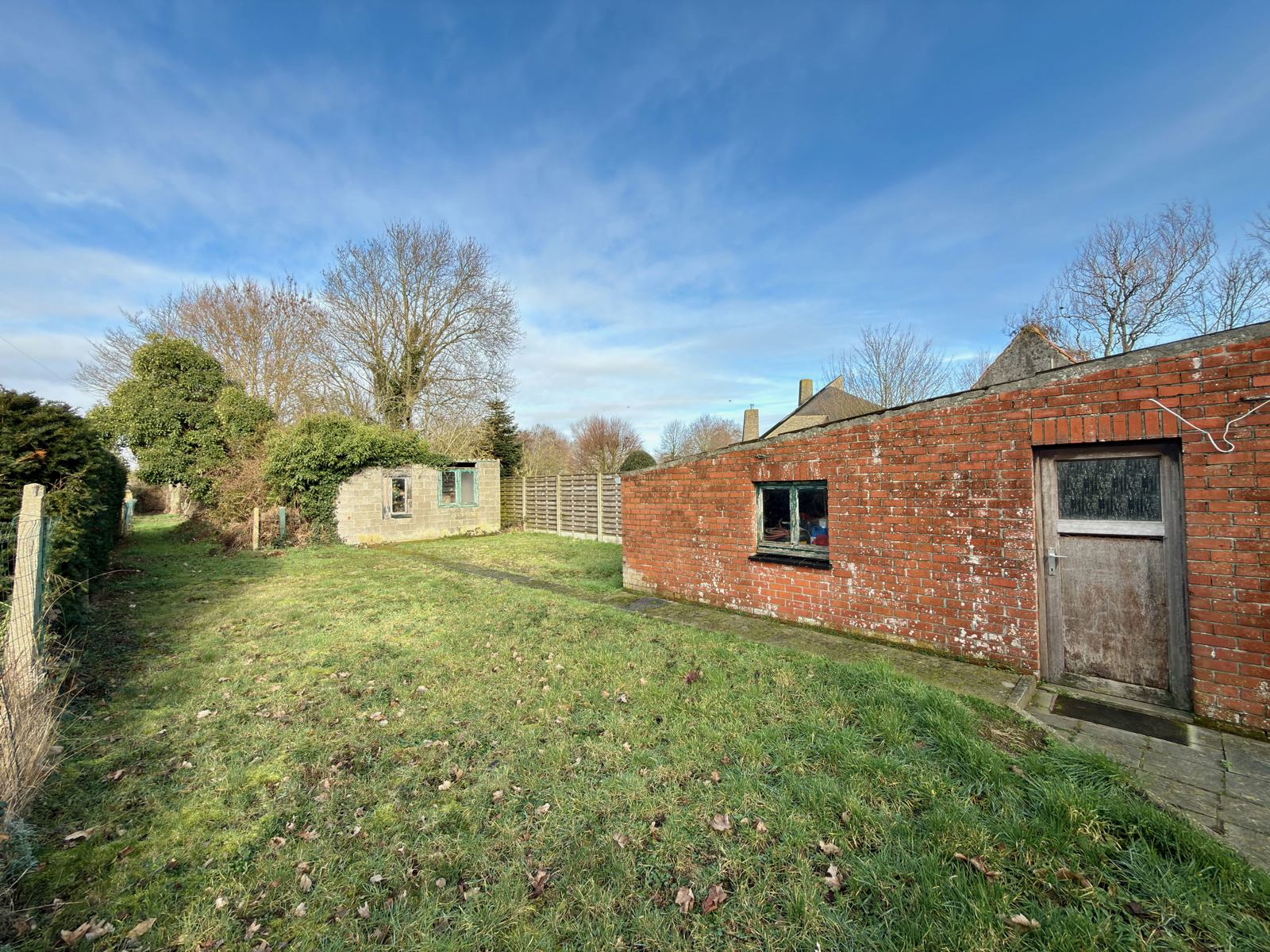 Te renoveren woning met groot potentieel - foto 4