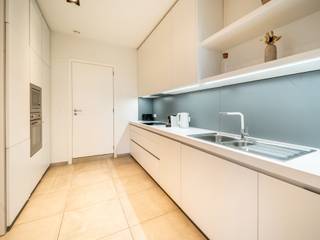 Gelegen op de prestigieuze Waterloolaan, vlakbij de Louizalaan en het Egmontpark, gemeubeld appartement met één slaapkamer met een bruto...