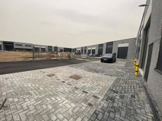 Nieuwe KMO-Unit te huur met een oppervlakte van 213 m2 gelegen aan de Bietenweg in Tienen met een prima verbinding naar de E40.Bent u op zoek naar...