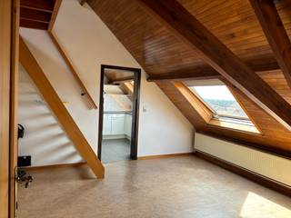 Studio/appartement in een mooi herenhuis, gelegen op de 3e verdieping (geen lift). Uitstekende ligging in centrum Gent. De indeling is de...