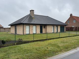 Bent u op zoek naar rustig wonen in het landelijke Sint-Laureins? Deze verzorgde bungalow biedt alle comfort op één niveau en is ideaal voor wie...