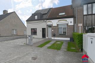 Ben je op zoek naar een gezellig nest waar je je meteen thuis voelt? Dan is deze volledig gerenoveerde woning uit 2017 misschien wel precies wat...