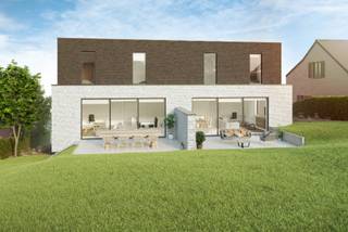 Op een gegeerde locatie in Terbank (Heverlee) wordt deze moderne halfopen nieuwbouwwoning gerealiseerd. De woning geniet van een uitstekende ligging nabij Leuven en Gasthuisberg en biedt dankzij de grote raampartijen bijzonder veel natuurlijke lichtinval.<br /><br />De woning beschikt over een ruime en lichtrijke leefruimte met open keuken en directe aansluiting op het terras en de tuin. Verder zijn er 3 slaapkamers, 2 badkamers, een afzonderlijk toilet, een praktische berging en een inpandige garage voorzien. <br /><br />Op energetisch vlak wordt gekozen voor hedendaagse technieken met een lucht-waterwarmtepomp en vloerverwarming, 10 zonnepanelen van 415 Wp en ventilatiesysteem D. Ook een regenwaterput wordt voorzien.<br /><br />De combinatie van moderne architectuur, veel lichtinval, kwalitatieve technieken en een uitstekende ligging nabij Leuven en Gasthuisberg maakt deze woning bijzonder interessant.<br /><br />Meer informatie? lotte@immogve.be of 0474 38 63 93