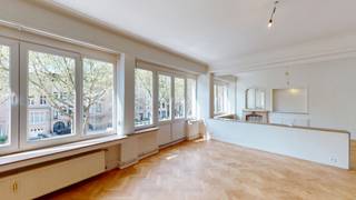 Zonnig en ruim appartement met terras op toplocatie in Antwerpen.Dit ruime appartement bevindt zich op de tweede verdieping van een gebouw met een...