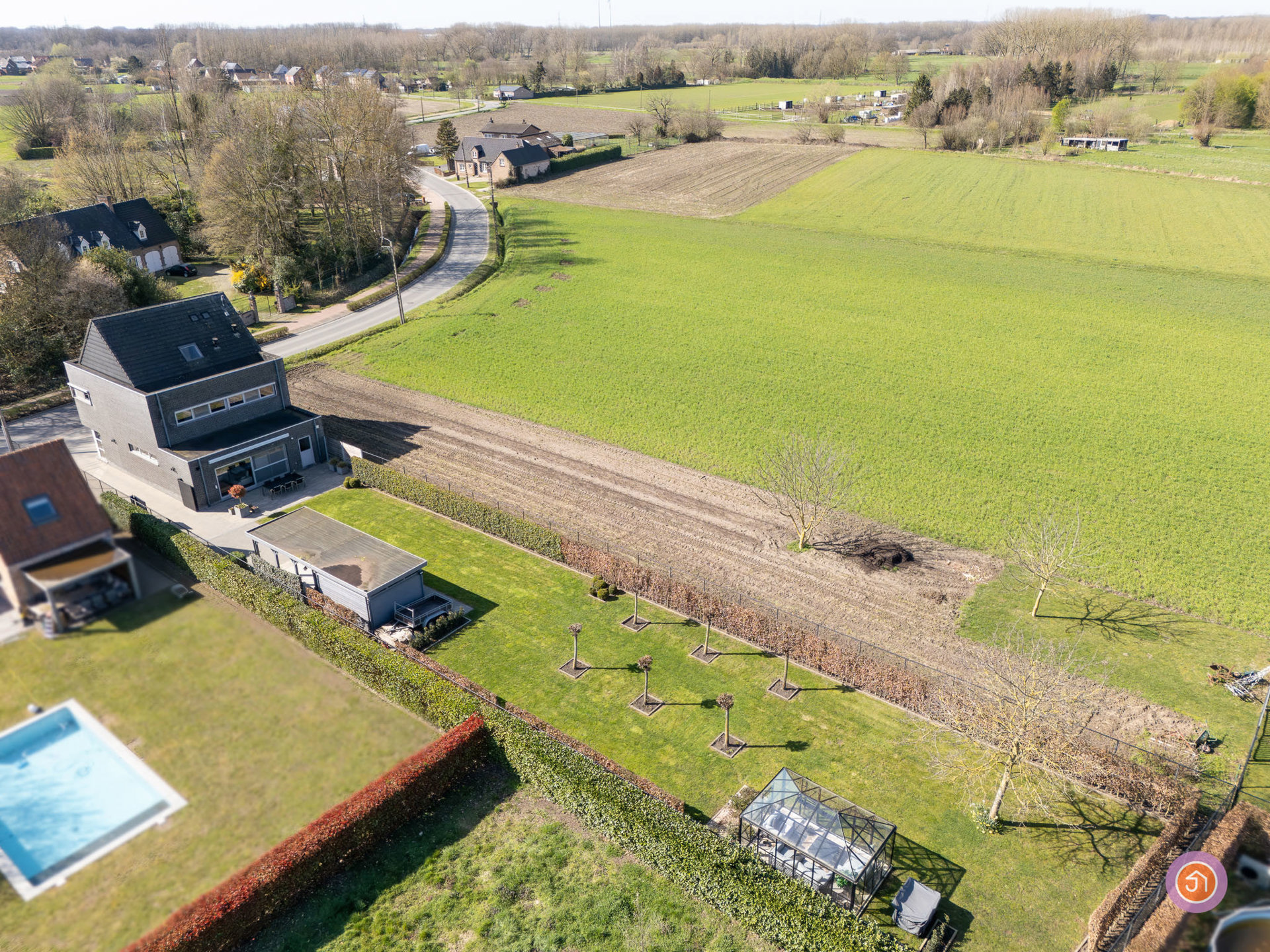 Ruime woning in een groene omgeving - foto 3