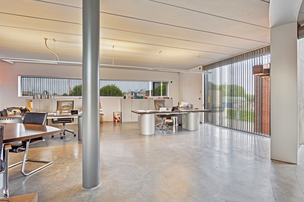 Immeuble de bureaux très spacieux à louer à Essen - photo 4