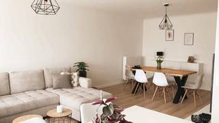 Zeer mooi gerenoveerd appartement rustig gelegen aan de rand van Berlaar.<br /><br />Dit appartement gelegen op de 2e verdieping beschikt over een kleine inkomhal, living met geïntegreerde moderne keuken met grote raampartijen die zorgen voor veel lichtinval en een gevoel van ruimte, badkamer met bad/douche en lavabo, 2 gezellige slaapkamers, apart toilet.<br /><br />Er is tevens een garagebox inbegrepen.<br /><br />- beschikbaar vanaf 1 november<br />- 50€ / maand gemeenschappelijke kosten<br />- GEEN lift<br /><br />Bekijk nu reeds de foto's op onze website www.dplusvastgoed.be<br />Voor meer informatie of voor een bezoek bel 0497 71 29 18 of mail vicky@dplusvastgoed.be