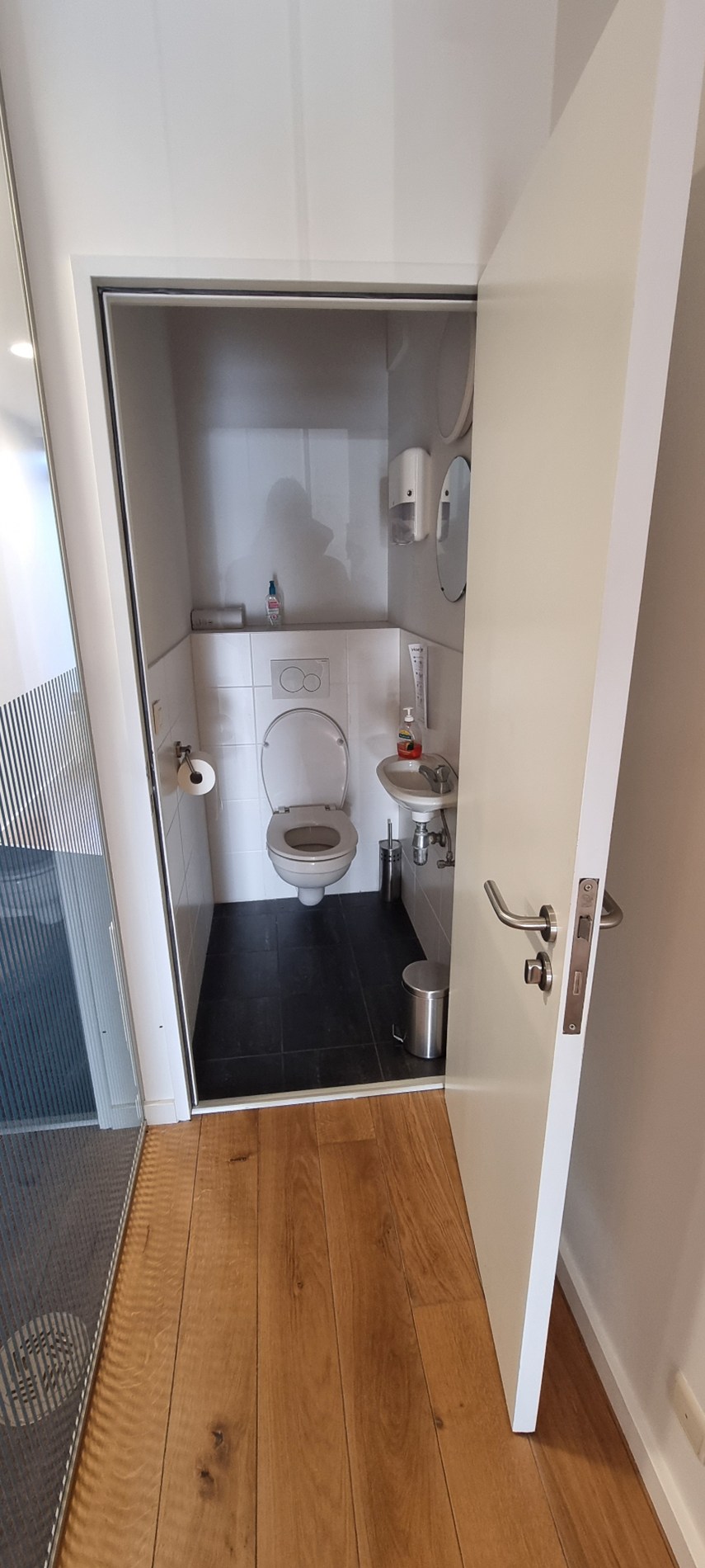 Gunstig gelegen handelspand in hartje Wommelgem - foto 3