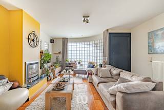 Ben jij op zoek naar een instapklare woning met twee slaapkamers, veel licht, een handige garage en een goede EPC-score? Gevonden!Deze woning ligt op...