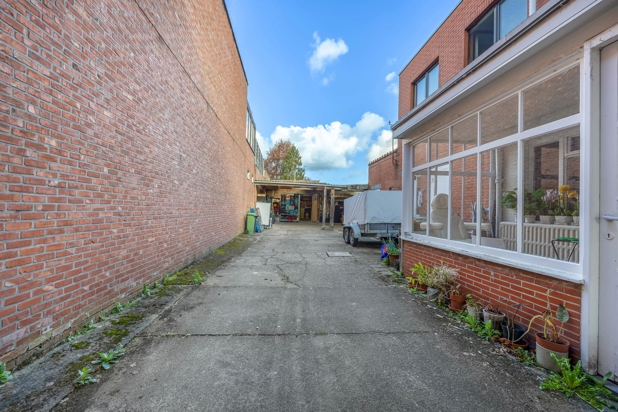 Handelshuis met magazijn op centrale ligging - foto 3