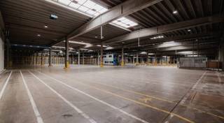 Bent u op zoek naar een direct beschikbaar logistiek platform op een strategische locatie in Wallonië?Ontdek dit uitzonderlijke magazijn gelegen aan...