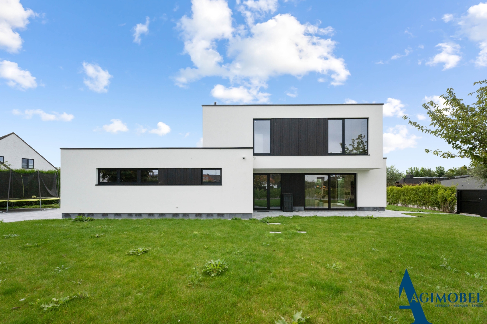 Exclusief te koop: Luxueuze, moderne villa in rustige residentiële omgeving - photo 1