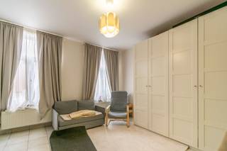 Een zeer goed gelegen, te verbouwen opbrengsteigendom, heden bestaande uit6 niet vergunde woonentiteiten (vergunning 3 appartementen...