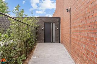 Op een uitstekende locatie te Boom bevindt zich deze gelijkvloerse praktijkruimte met 2 kantoren. U geniet hier van een uitstekende...