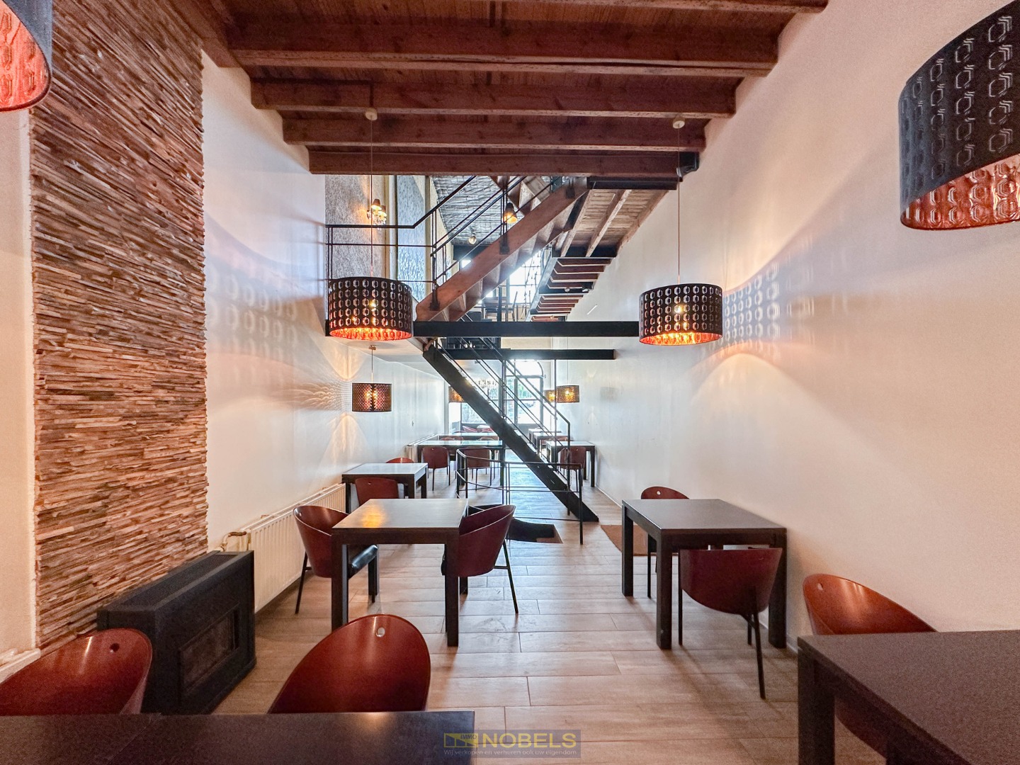 Overname van aandelen, charmante commerciële eigendom met grote buitenruimte te Zottegem - foto 3