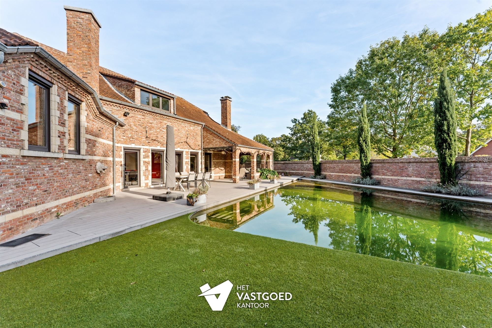 PRACHTIGE AUTHENTIEKE VILLA (585M²) MET BINNENZWEMBAD EN ZWEMVIJVER OP EEN PERCEEL VAN 48A75 TE KERMT - foto 3